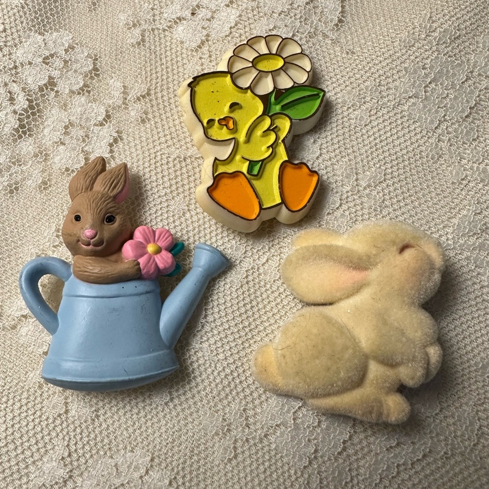 Vintage Hallmark Pins